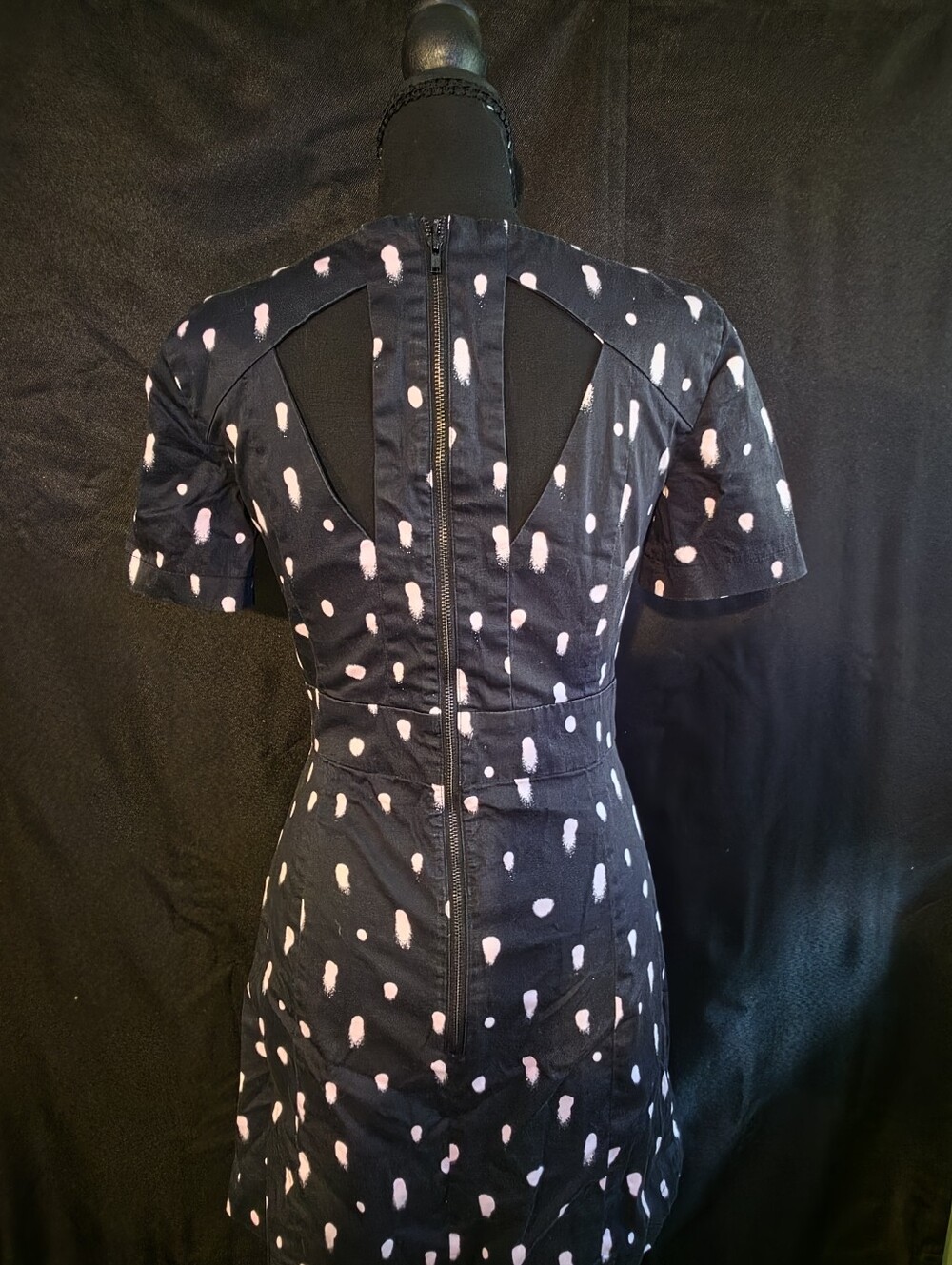French Connection Painted Dot Cut-Out Back Dress Short Sleeve Black Mini - Picture 2 of 2